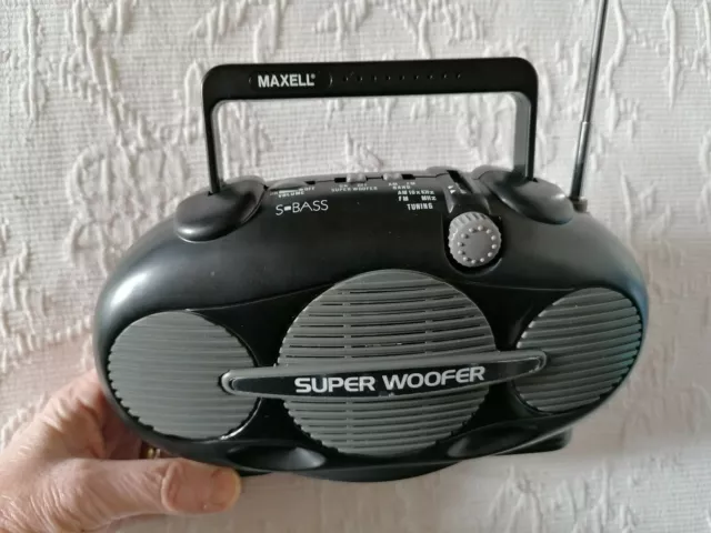 Radio radolina vintage portatile nera AM FM transistor a pile e batterie MAXELL