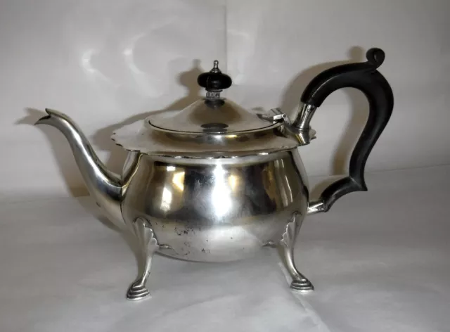 Art Deco Chester Sterling Silver tea pot 1924 by J.R Attenborough co ltd 476 gr