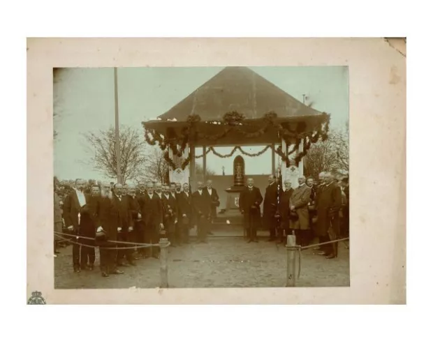 Großes Foto Kriegsnagelung Denkmal 1. Weltkrieg Hamburg-Wilhelmsburg 1916