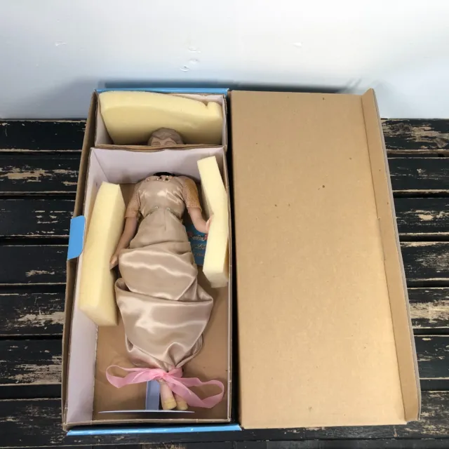 First Lady Collection Florence Harding Porcelain Doll Boxed Vintage Collectible