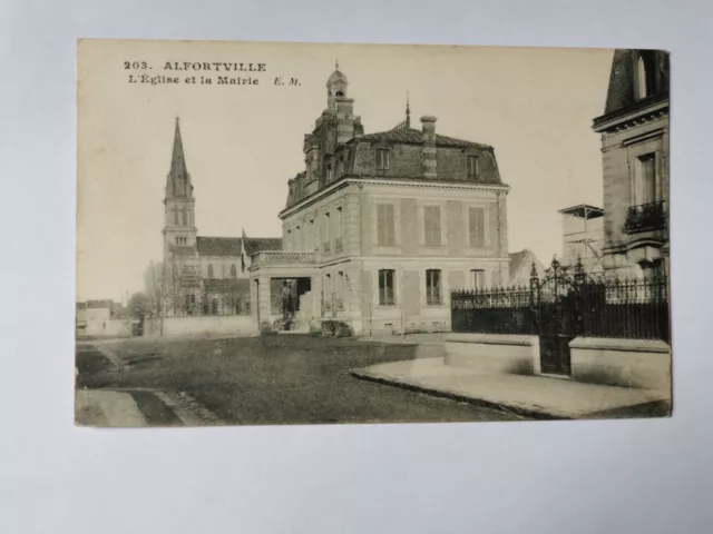 CPA 94 ALFORTVILLE - L'Eglise et la Mairie