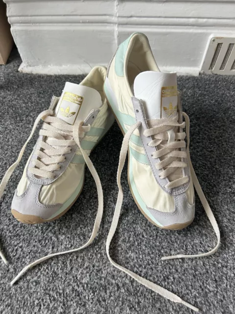 Ladies adidas la trainers 2025