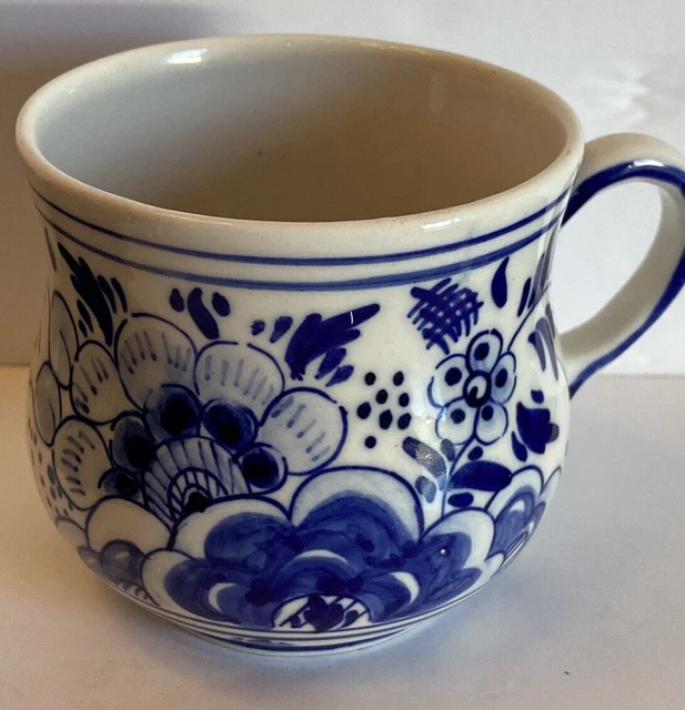 vintage Handpainted Delft Blue coffee tea cup mug D.A.I.C