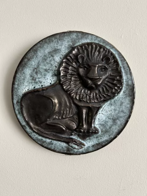 Vintage Glazed Ceramic Lion Plaque Wall Decor, 8 inch diameter