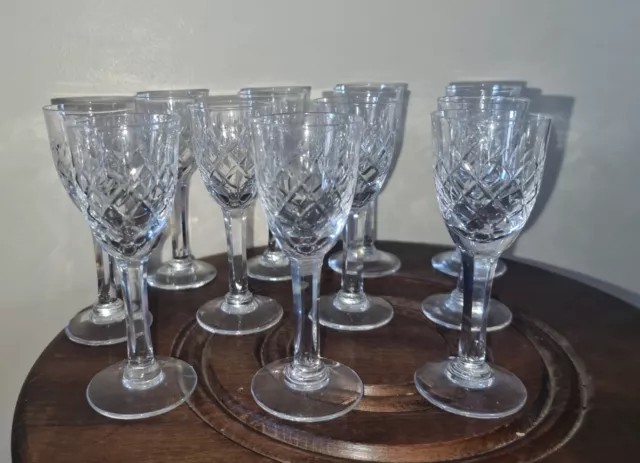 Verres à liqueur en cristal Taillé Saint Louis ? Lot De 12 Verres