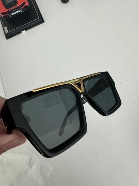 Louis Vuitton 2022 SS 1.1 Evidence Metal Square Sunglasses (Z1584U)