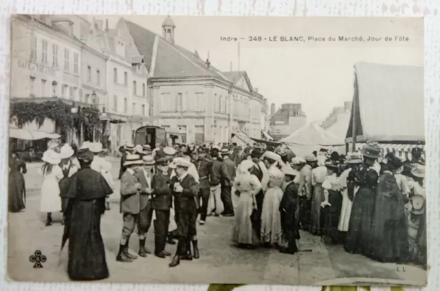 CPA, LE BLANC (36), Place du Marché, Jour de Fête 1914