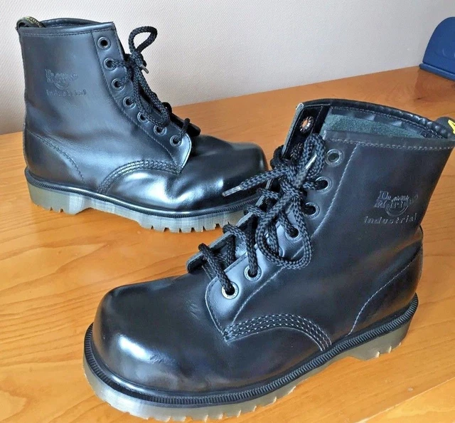 Stivali vintage Dr Martens 2220 pelle nera UK 7 EU 41 dita acciaio Inghilterra