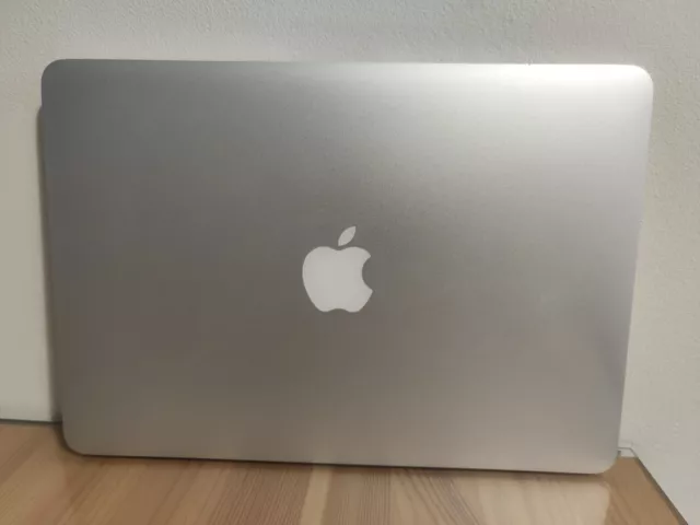 Macbook pro 2015 - 8 GB RAM - 512 GB Hdd. Pantalla Retina.