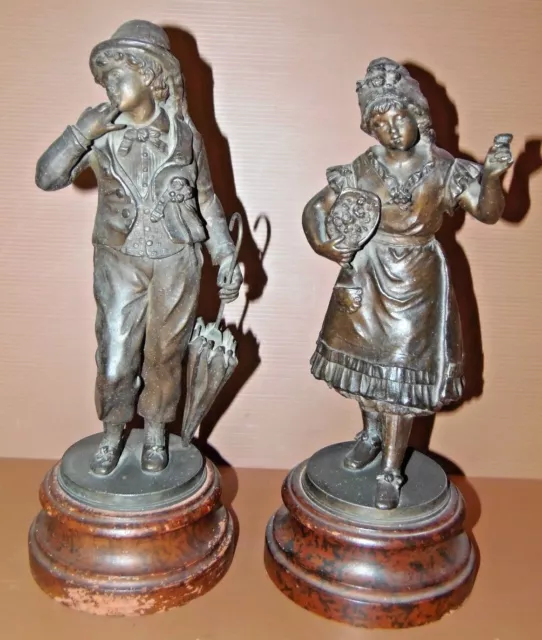 PAIRE de STATUETTES en REGULE fin XIXe Garçon et Petite Fille socle Bois peint