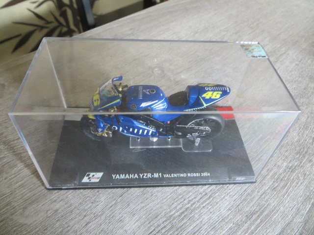 moto miniature yamaha YZR-M1 Valentino rossi, 2004,occasion