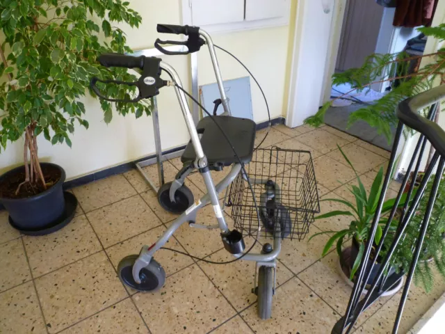 Rollator faltbar, gebraucht, mit Einhängekorb, Sitz und Stockhalter