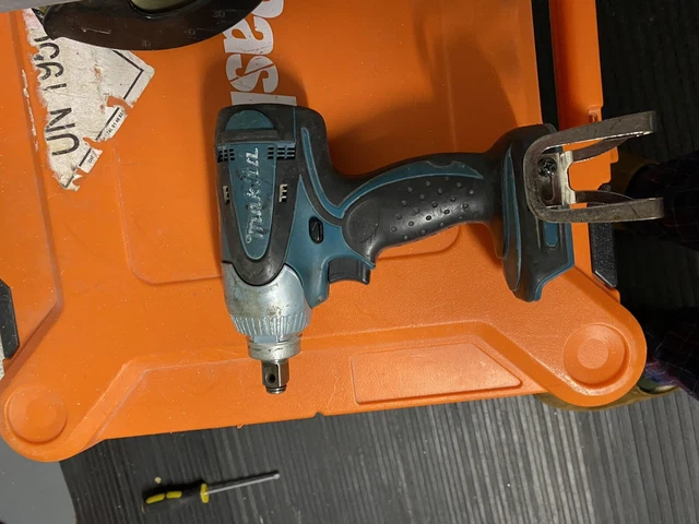 makita impact wrench 18v