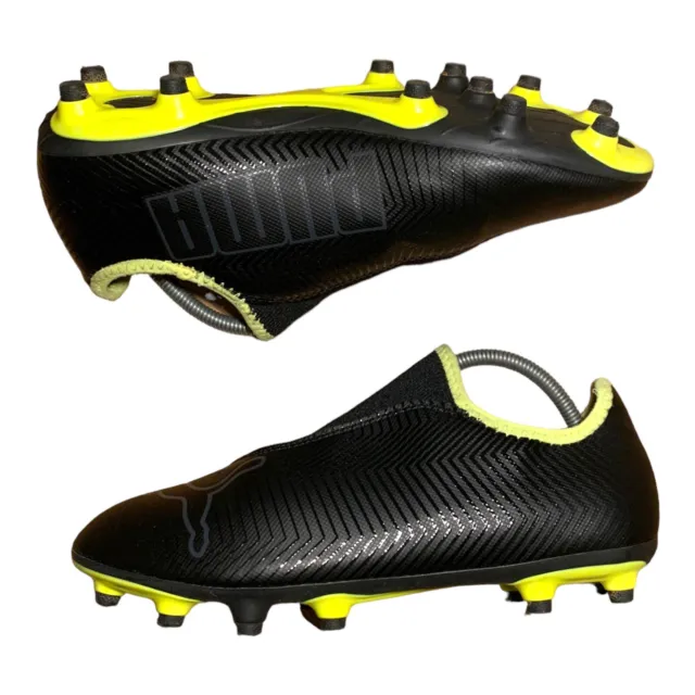 Men’s PUMA Finesse Laceless Football Boots - Moulded Studs - Black  - Size UK 5