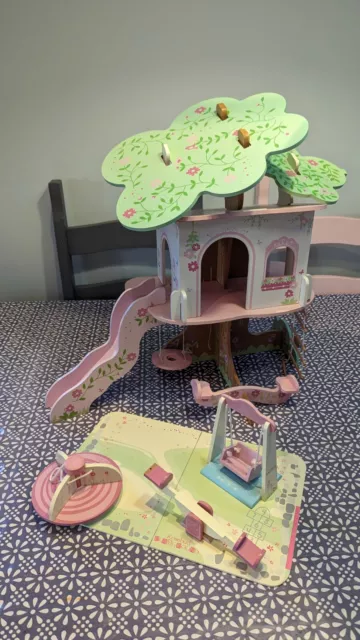 EARLY LEARNING CENTRE rosebud playground and tree house 3.99