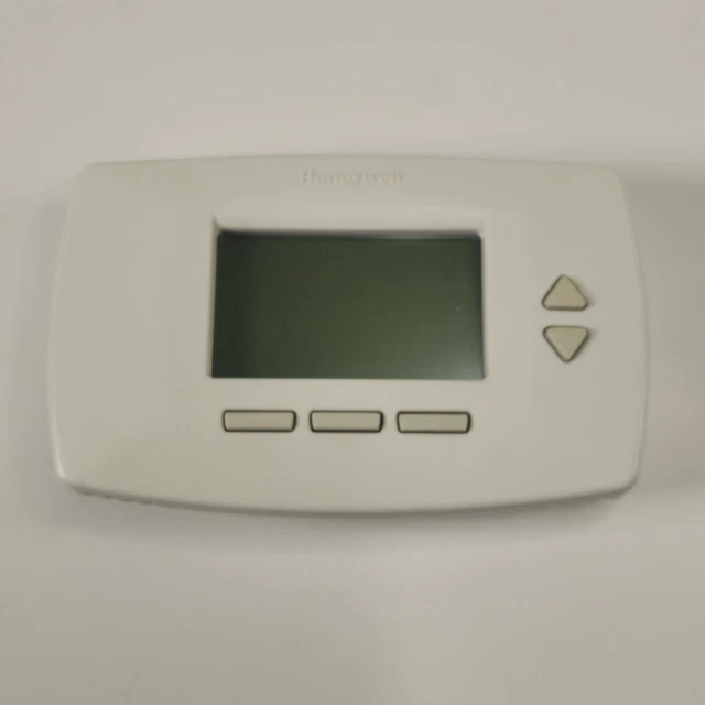 HONEYWELL RTH7400D1008 511 day Programmable Backlit Thermostat