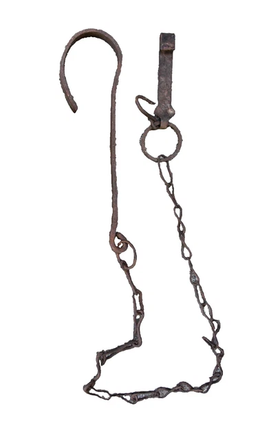 ANCIENNE CHAINE D'ATTACHE en fer forgé pour écurie ou étable EUR 20,00