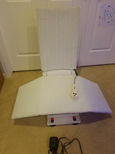 Aqua Tec Bath Tub Lift Chair / Lithium Ion Battery With Charger New Battery