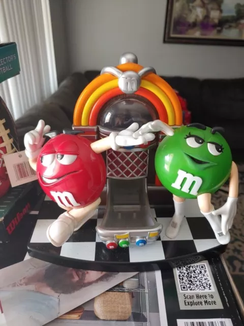 8" VINTAGE M&M's ROCK N'ROLL DANCING CAFE JUKEBOX CANDY DISPENSER MM COLLECTIBLE