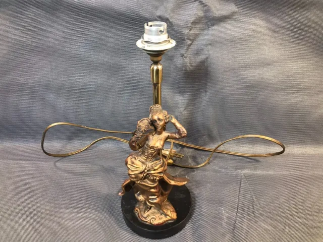 Ancienne petite lampe de bureau ou salon années 1950 avec statuette femme