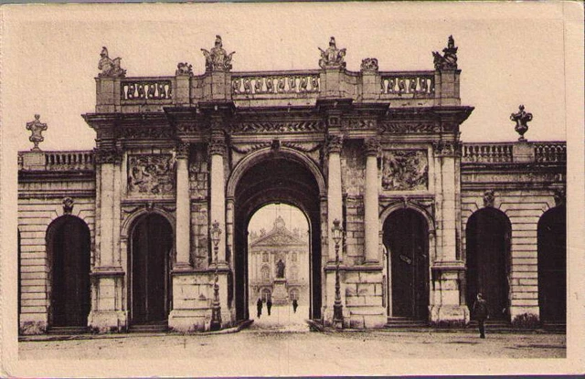 (y77) Postcard: Nancy, L’Arc de Triamphe