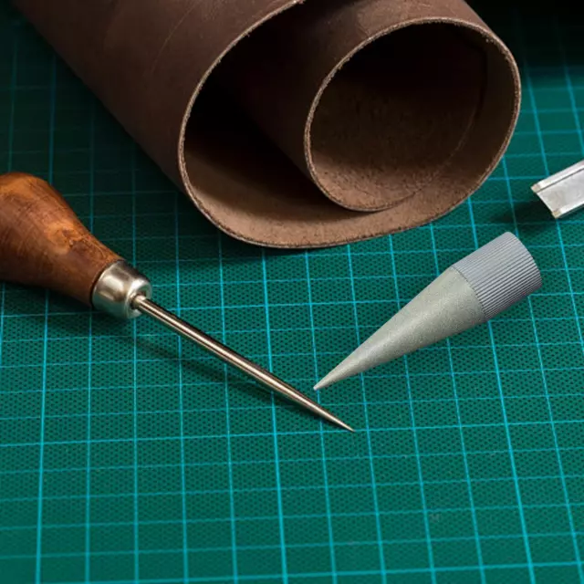 VINFUTUR Kit Outils Perforatrice pour Trous 4 Perforatrice de Griffe en  Cuir + 1 Dispositif de Rainurage 5 en 1 + 1 Bâtonnet de Polissage  Accessoires Maroquinerie pour DIY Artisanat : : Bricolage