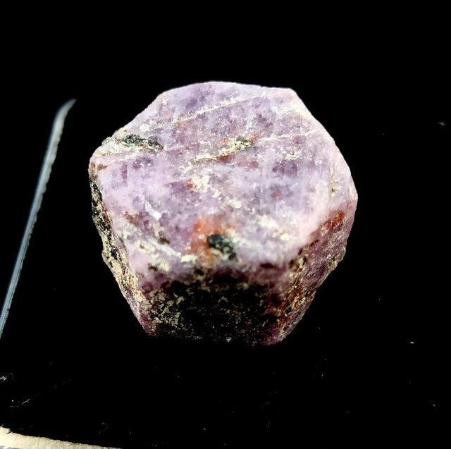 Pietra preziosa grezza sciolta grezza di rubino rosso naturale non...