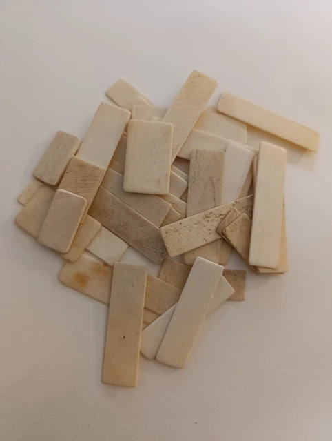 BON LOT DE Tres Anciens JETONS de Jeux En OS en Melange EUR 7,50 - FR