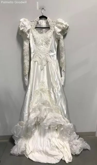 Ladies Off White Unbranded, Satin Wedding Gown Size Unknown Pre-Owned