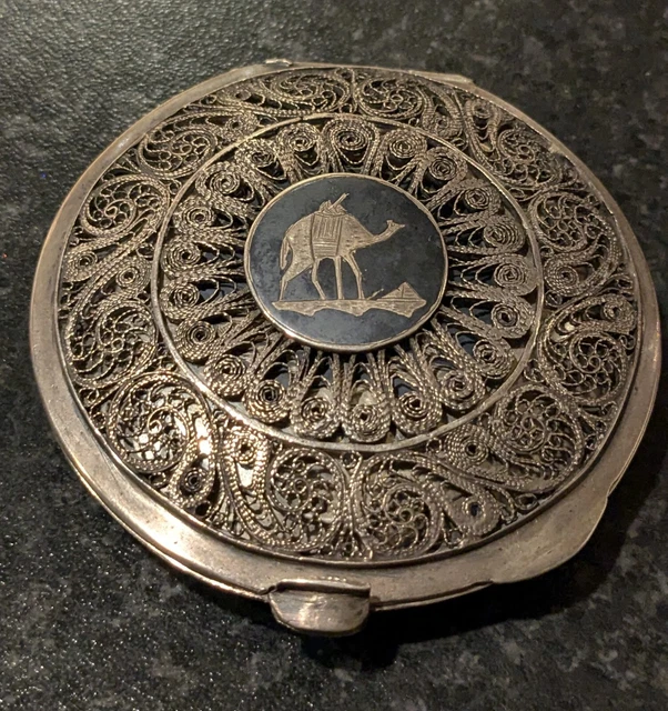 Poudrier Vintage En Argent 800 - Finition Ciselée Fleurs - Occasion (état Bon)