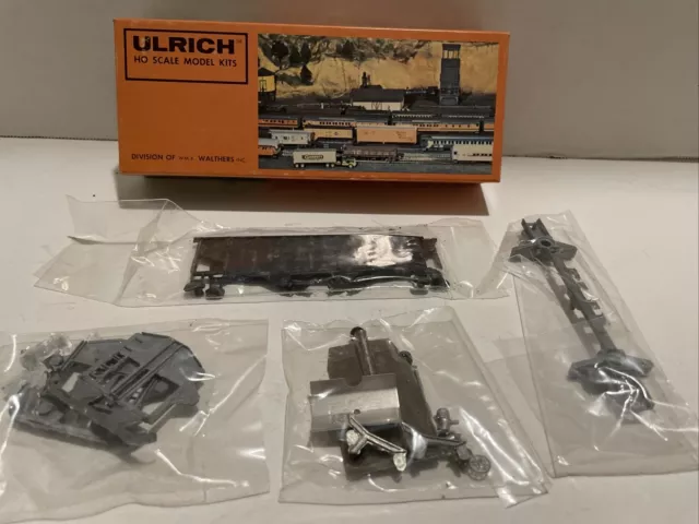 Ulrich~HOPPER #931-192~ HO Scale~ 32' STD TWIN PKD END w/o Trucks~Opened Box~NEW