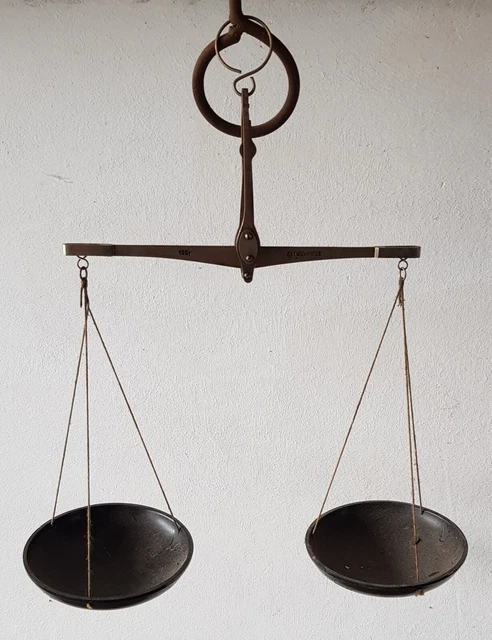 Apotheker Balkenwaage/ Hängewaage mit  Hornschalen.  Prägung kyrillisch. KIROV?