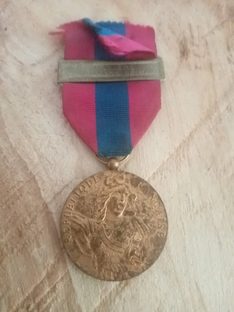 Ancienne Médaille Cyclisme 1899 Championnat Pédale Mirecurtienne signée Desaide
