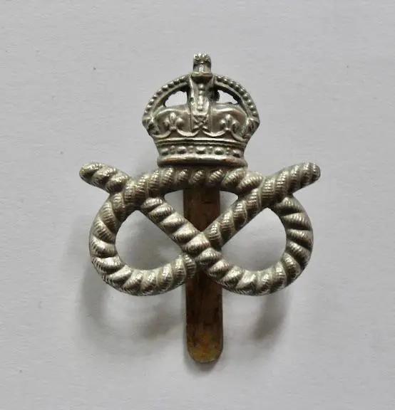 British Army Cap Badge. The Staffordshire Yeomanry. ( 005. ).