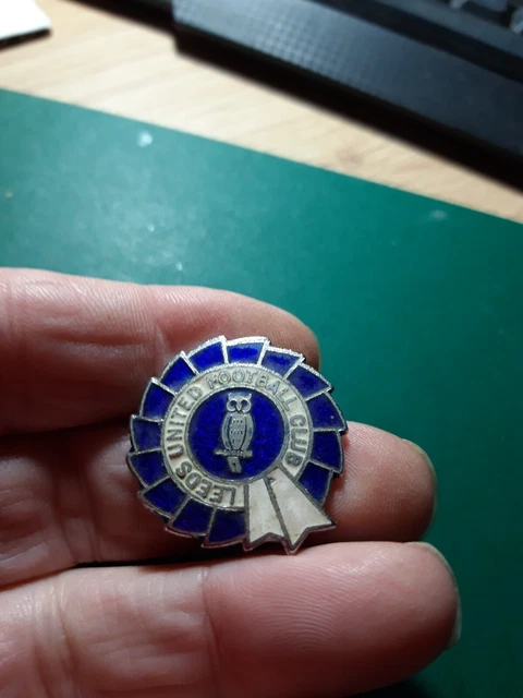 Pin's émaillé Vintage Leeds United – "Yorkshire And Proud Of It" – Années 90, Bon état