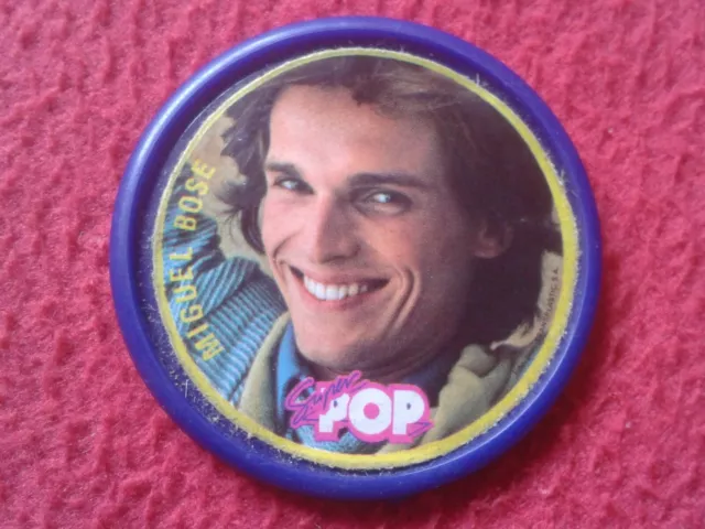 Placa De Plástico Y Alfiler, No Pin, Chapa Chapita Miguel Bosé Revista Súper Pop