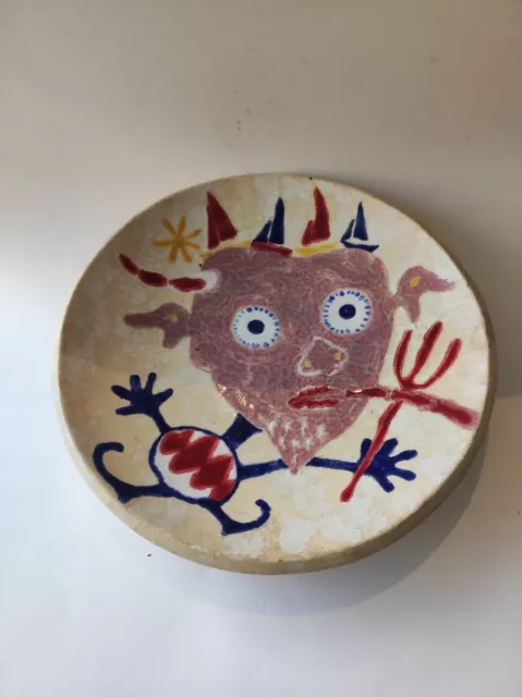 assiette céramique décor art brut à artiste identifier