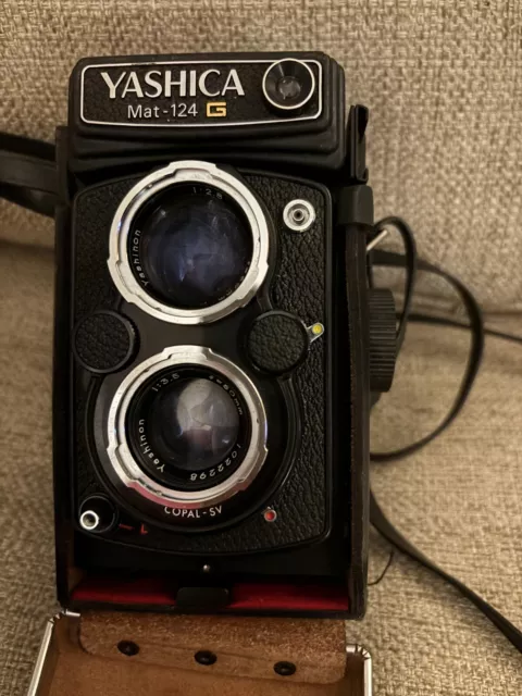 YASHICA Mat-124 G TLR Film Camera