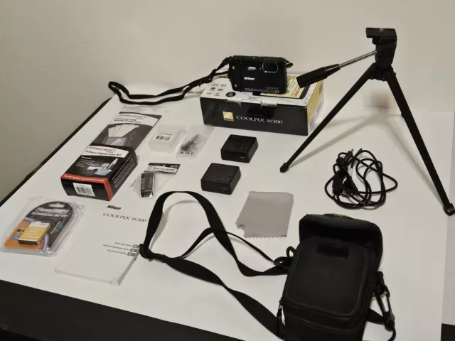 Nikon COOLPIX W300 16.0MP Digital Camera   Black Bundle Very Good Condition