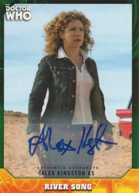 Tarjeta de autógrafo de Doctor Who Signature Series: Alex Kingston como River Song #48/50