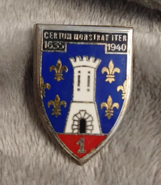 Insigne / pucelle /badge 1er rgt de cuirassiers cavalerie Drago Paris G475