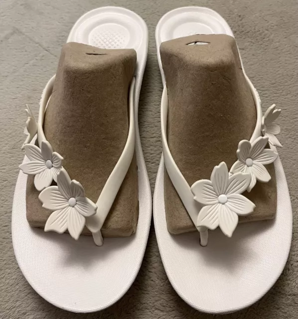 Fitflop online iqushion floral