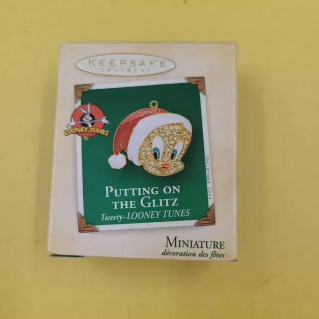 New Hallmark Keepsake Christmas Mini Ornament Putting On The Glitz 2004