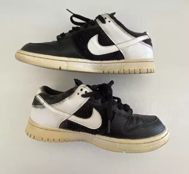 Vintage Nike Dunk Low Olympic Mascot Panda Jingjing (310569 019) 7Y Rare (GS) Vintage Nike Dunk Low Olympic Mascot Panda Jingjing (310569 019) 7Y Rare (GS)