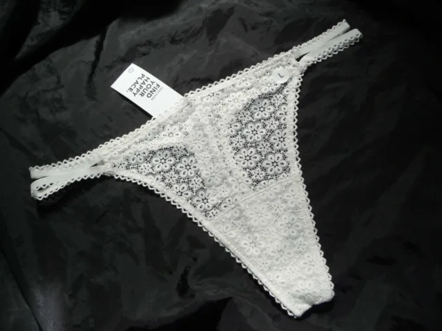 L, GILLY HICKS Lace String Twin-strap Thong panty, ivory,nylon