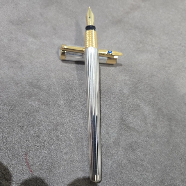 Stylo Bille Chaumet, Basé Sur Un Waterman CF En Argent Massif Avec Des Détails Plaqués Or 18 Carats – Un Vrai Objet De Collection !
