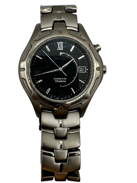 Uoini E Donne Guardano La Fibbia A Farfalla, Chiusura A Farfalla Che Sostituisce La Fibbia Per - Foto 13