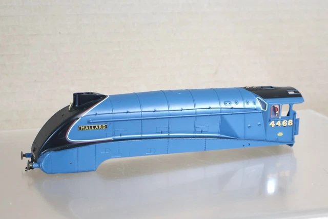Hornby: A boxed LNER 4-6-2 Class A4 locomotive and tender, Herring Gull