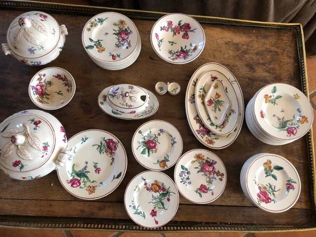 Dinette de poupée ancienne en faïence, décor fleurs