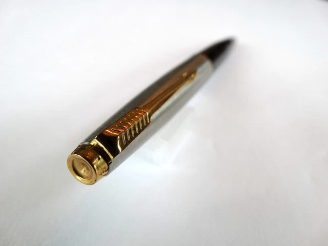 Parker 45 Fountain Pen In Black & Lustraloy Cap With Gold Plated Trim Nib F Size 3